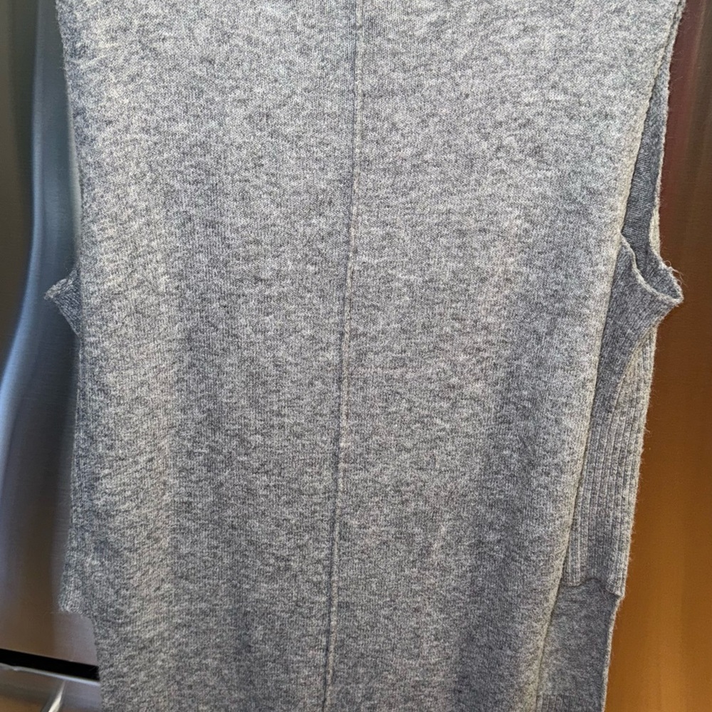 Boho Gypsy Sisters Gray Sleeveless Knit Top - Picture 2 of 6